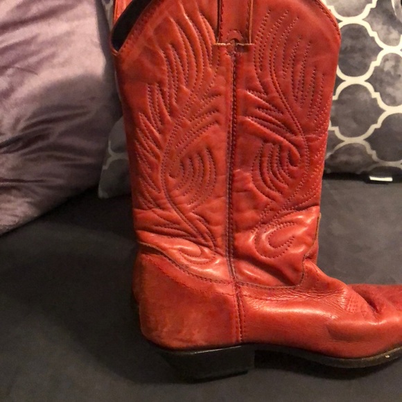 Red cowgirl boots - Picture 3 of 3